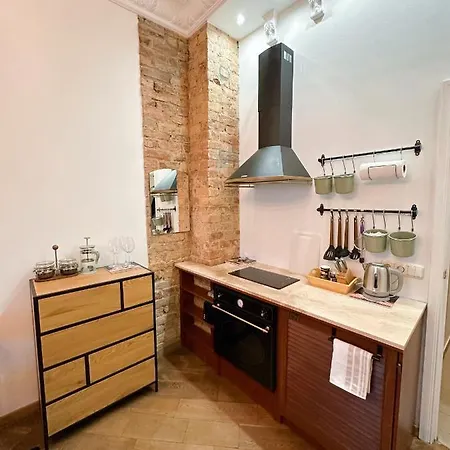 Cozy 33m2 2-room In Center Daire